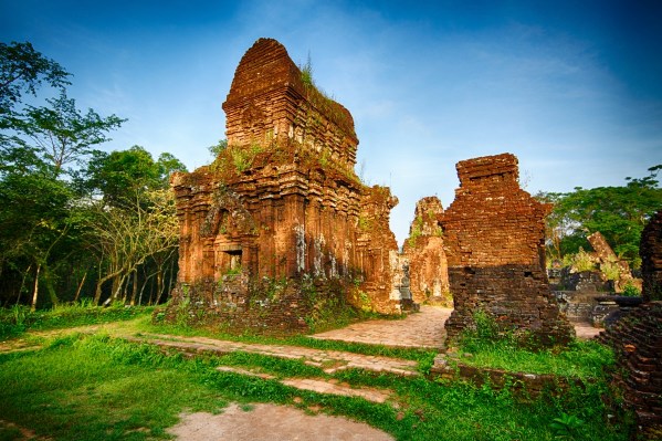 Laos Vietnam 5D 8374 HDR Final