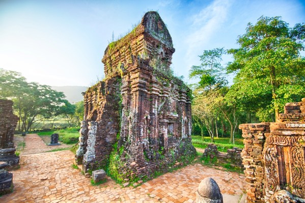 Laos Vietnam 5D 8383 HDR Final