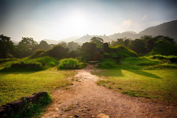 Laos Vietnam 5D 8428 HDR Final